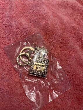 Gold Parfum No.5 Keychain Phone Charm